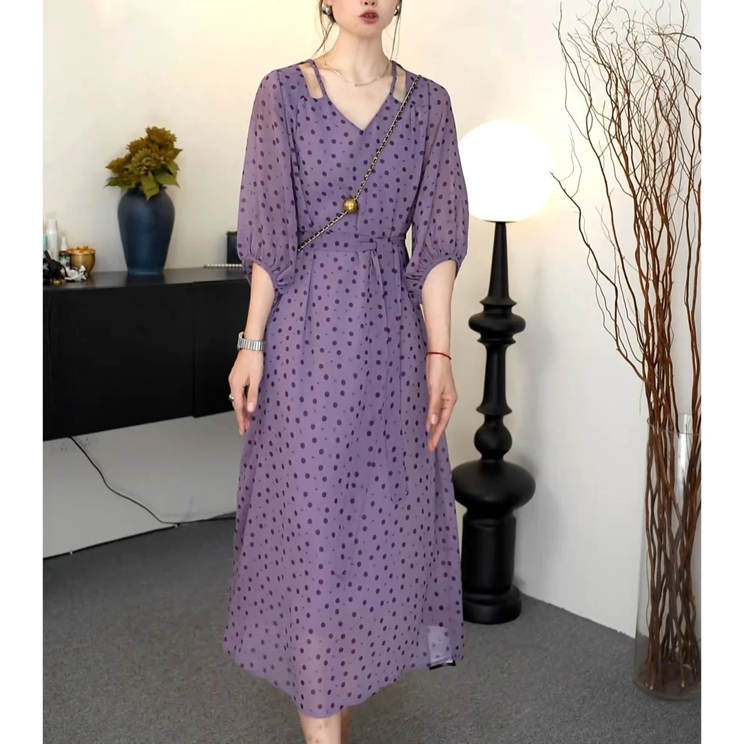 2025夏季新款气质波点印花绑带裙法式V领显瘦紫色女人过膝连衣裙