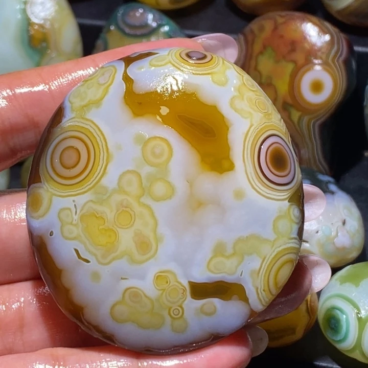 玛瑙/玉髓未镶嵌珠宝奇石35