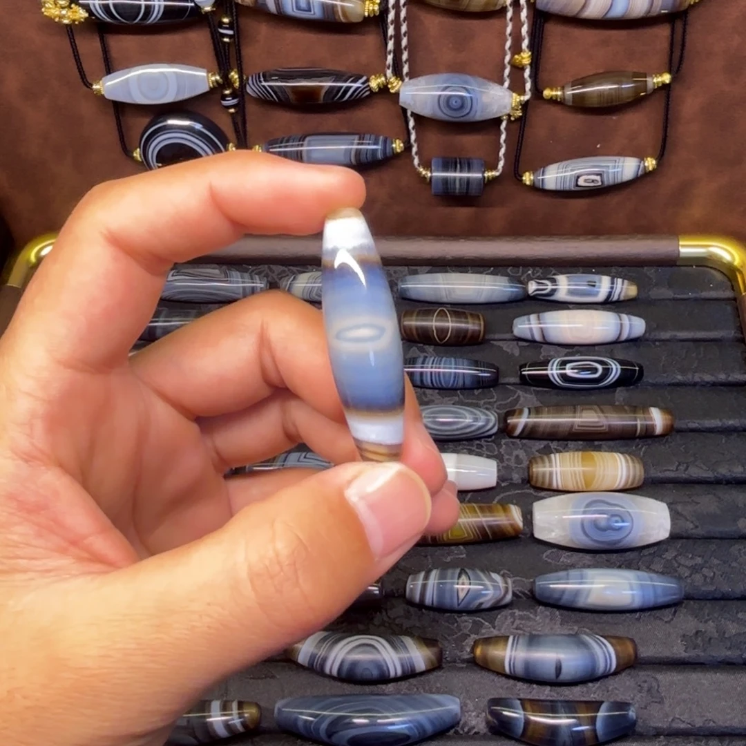 R***l玛瑙/玉髓未镶嵌颈饰