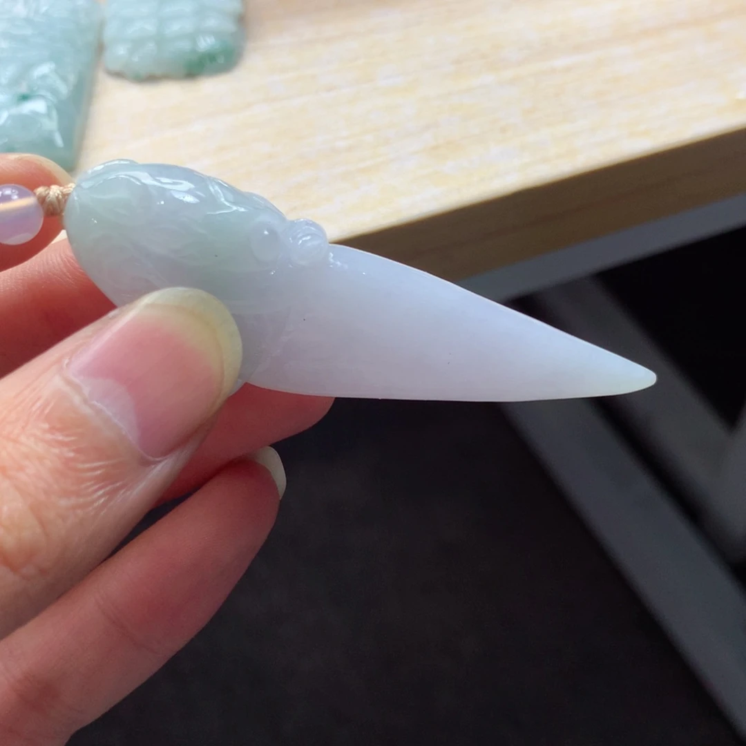 翡翠未镶嵌颈饰吊坠