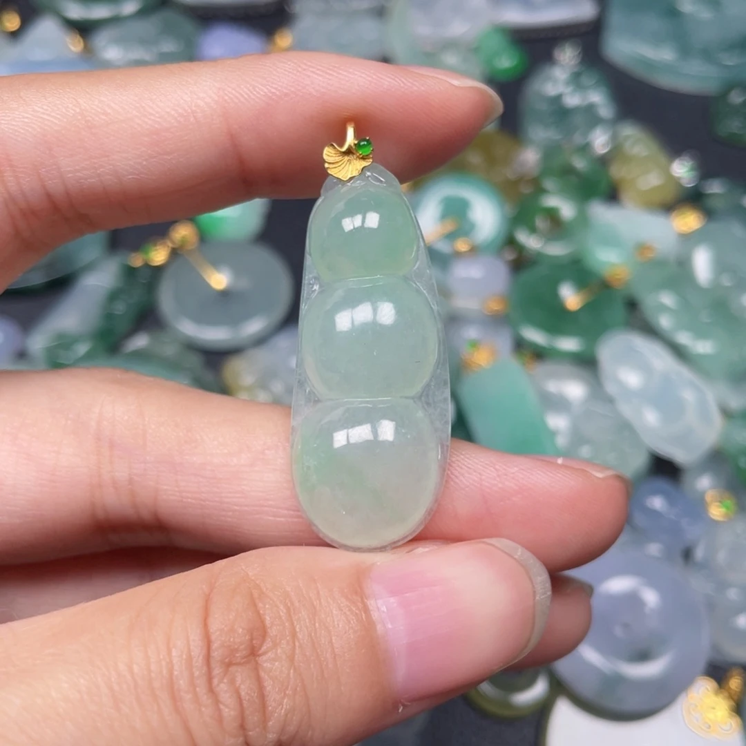 翡翠颈饰18K金镶嵌翡翠