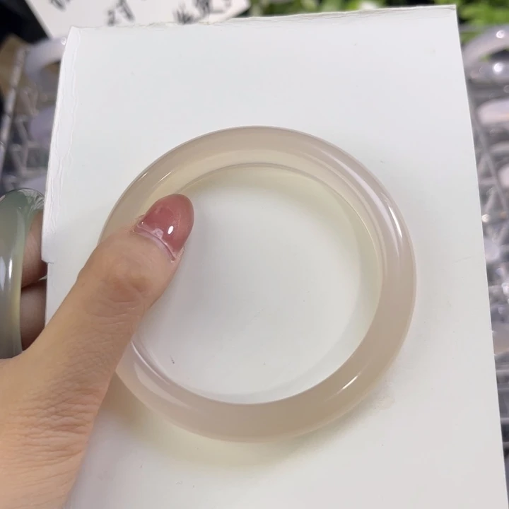 玛瑙/玉髓手镯未镶嵌58