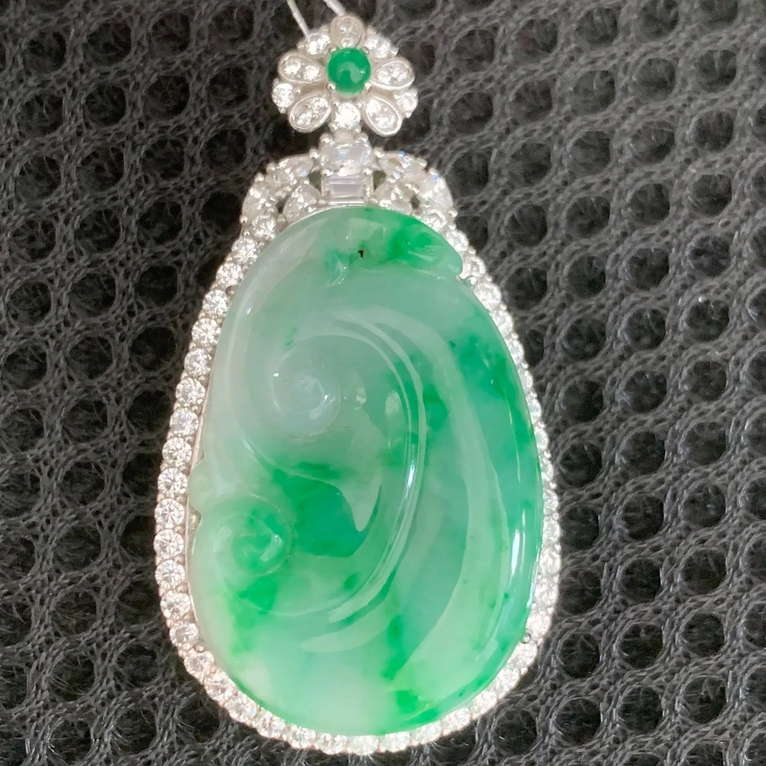 翡翠吊坠银银天然翡翠A货阳绿玉如意吊坠正品翡翠阳绿如意吊坠