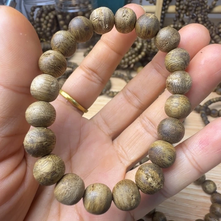 沉香碎屑沉香09虫漏瑕疵