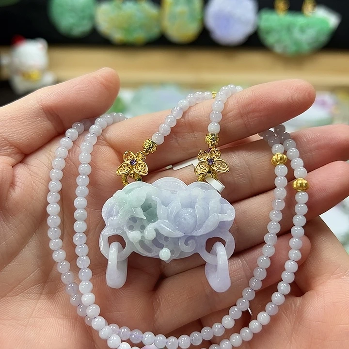 翡翠未镶嵌颈饰吊坠