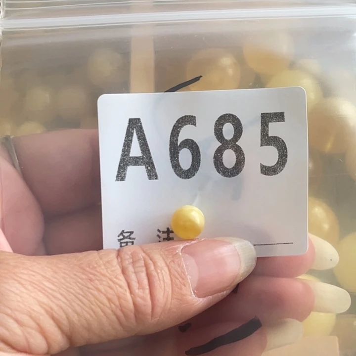 亮***g琥珀未镶嵌裸石微瑕8