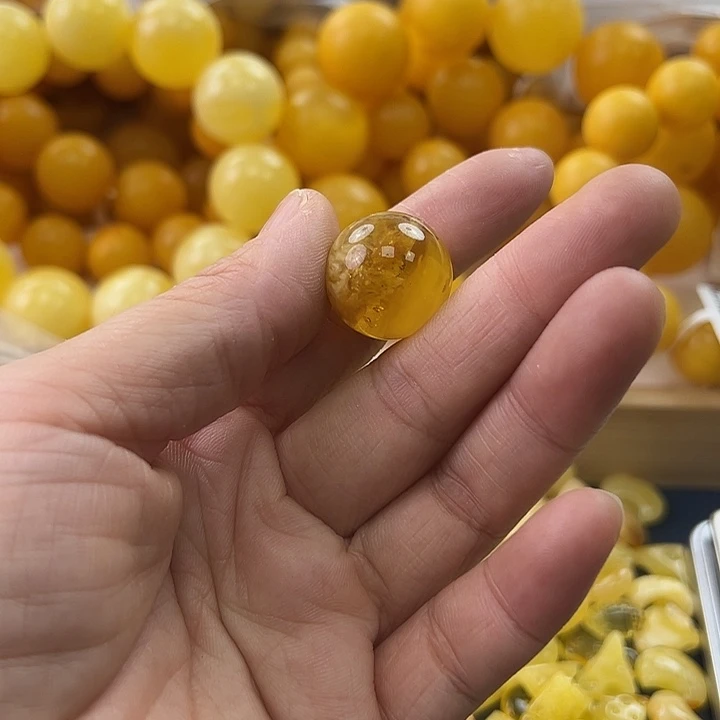 未镶嵌琥珀珠宝奇石