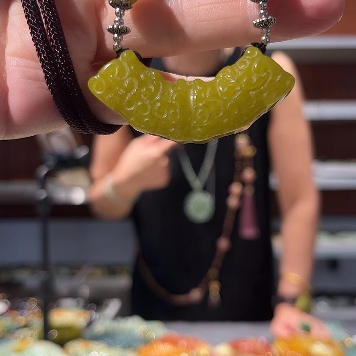 岫玉未镶嵌毛衣链
