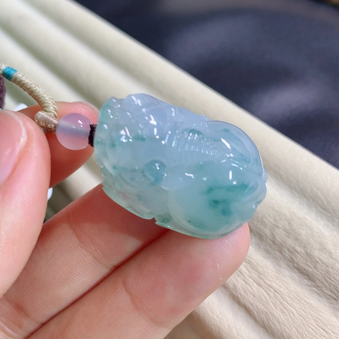 翡翠未镶嵌颈饰天然缅甸a货翡翠貔貅