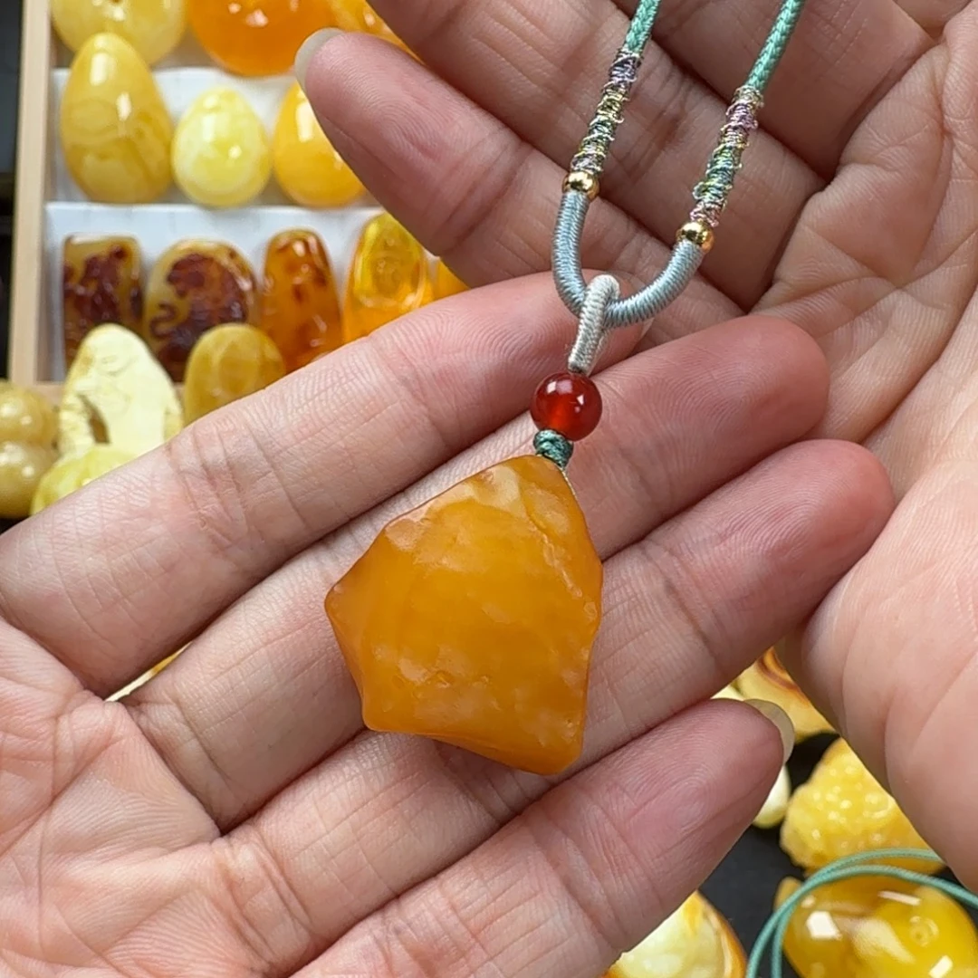 蜜蜡未镶嵌颈饰蜜蜡