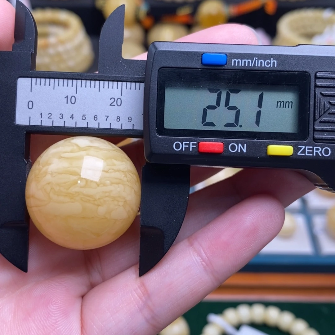 蜜蜡未镶嵌珠宝奇石