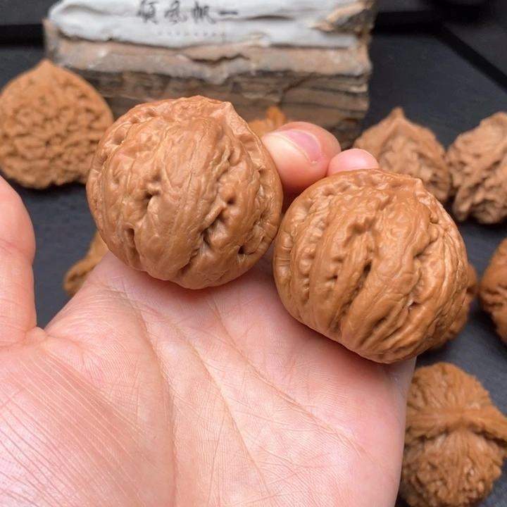 文玩核桃吊坠全品40霸王龙