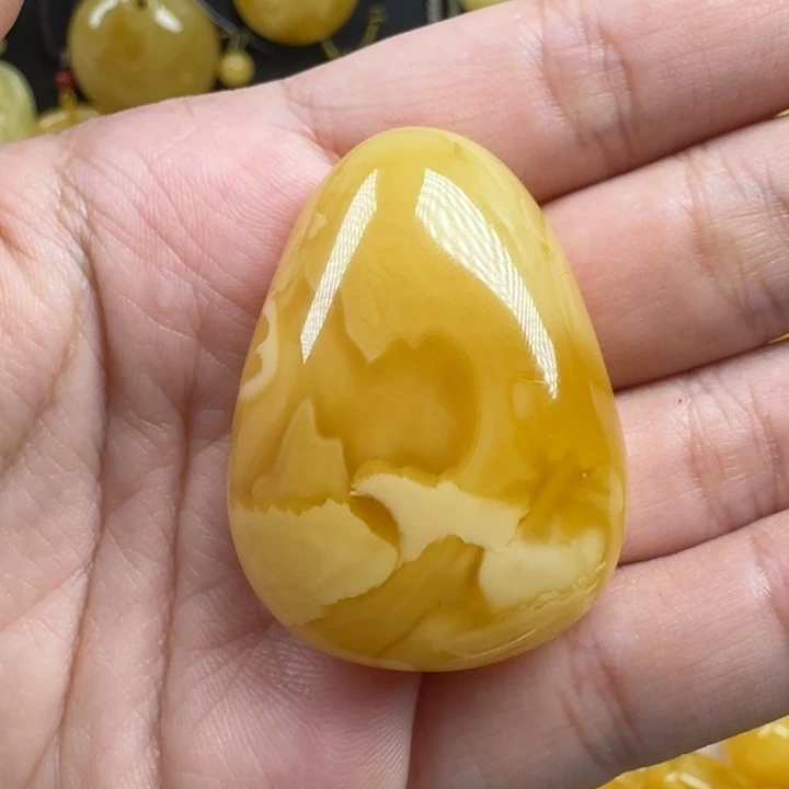 蜜蜡未镶嵌珠宝奇石