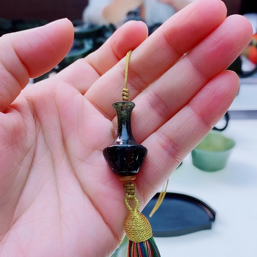 未镶嵌和田玉（青玉）把件