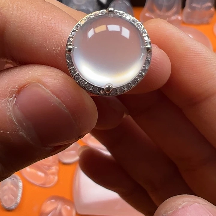 石英质玉合金颈饰戒指