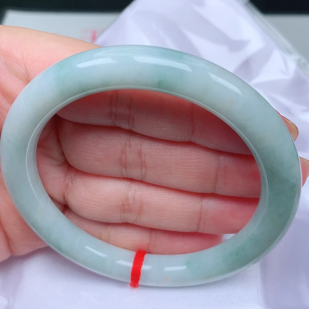 未镶嵌手镯（圆镯）翡翠1福利镯