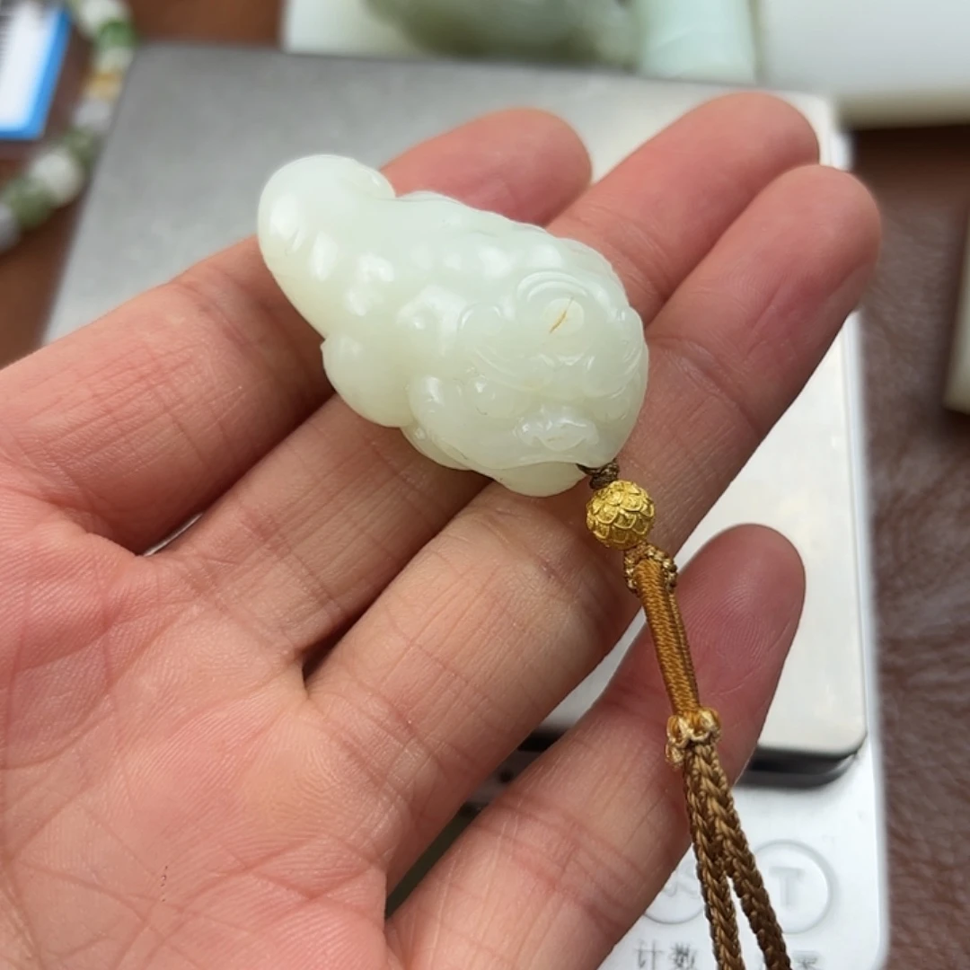 和田玉未镶嵌吊坠(赠链)