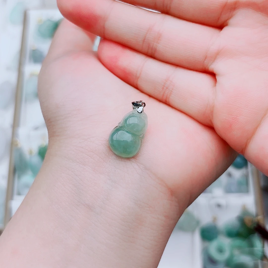 翡翠颈饰银S925镶嵌葫芦