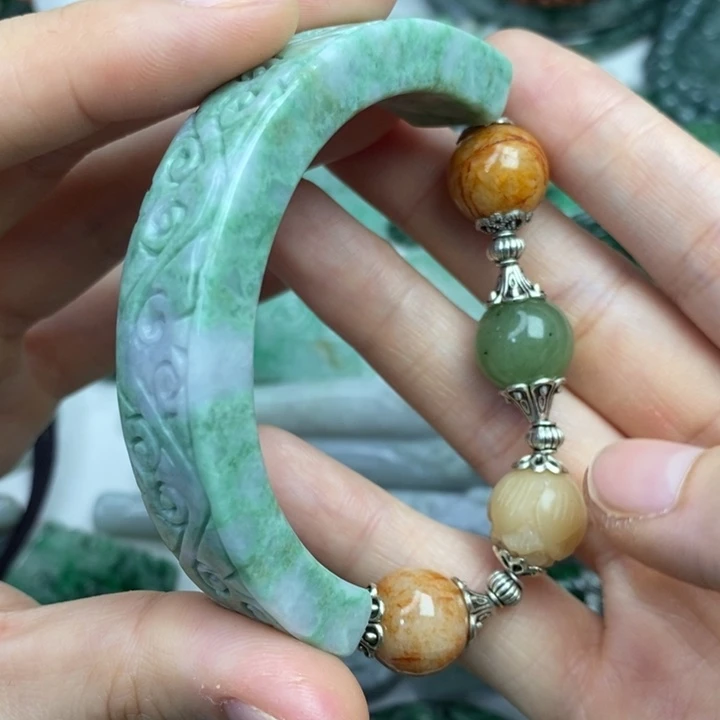 颈饰未镶嵌翡翠吊坠