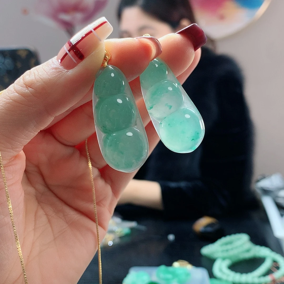 【闪购商品】石英质玉吊坠(赠链)合金多样性发其一