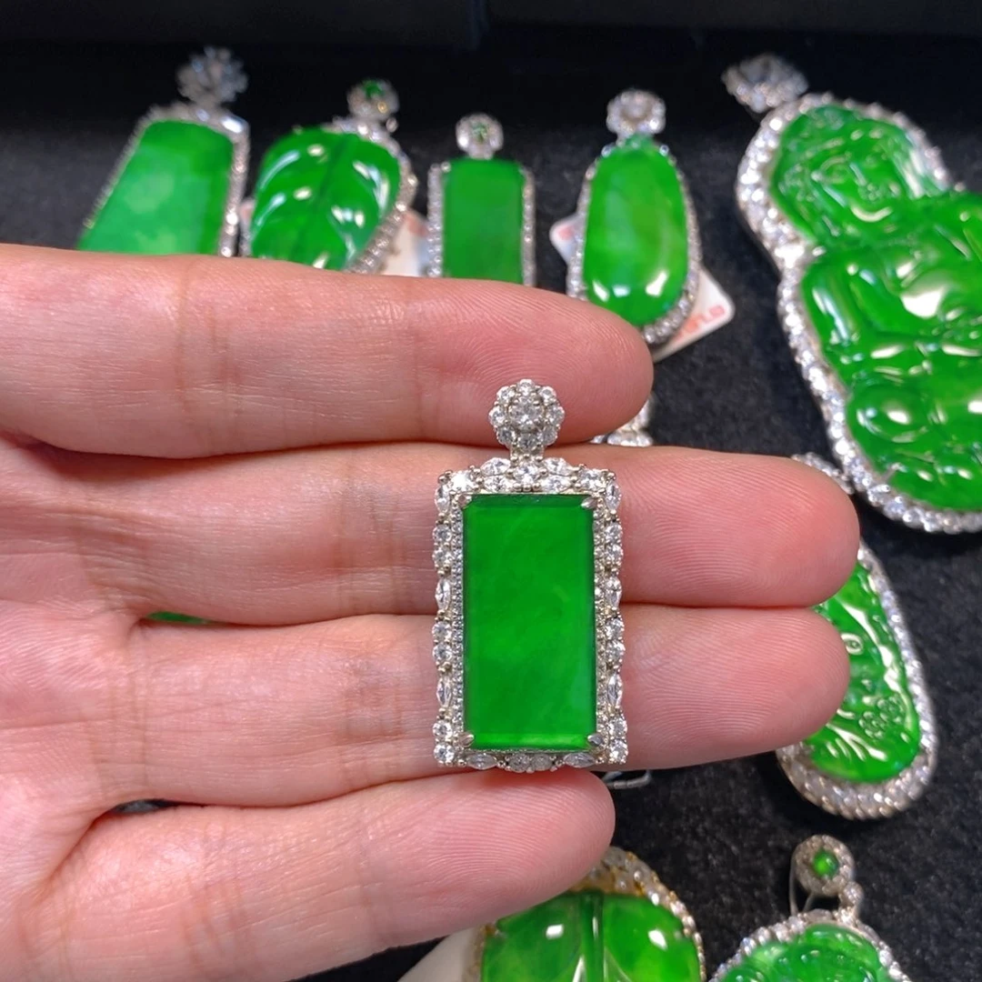 颈饰银S925镶嵌翡翠无事牌吊坠