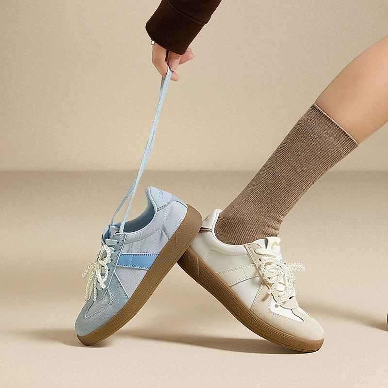 千百度2025爆款珍珠系带德训鞋春秋复古板鞋时尚休闲鞋A25400801