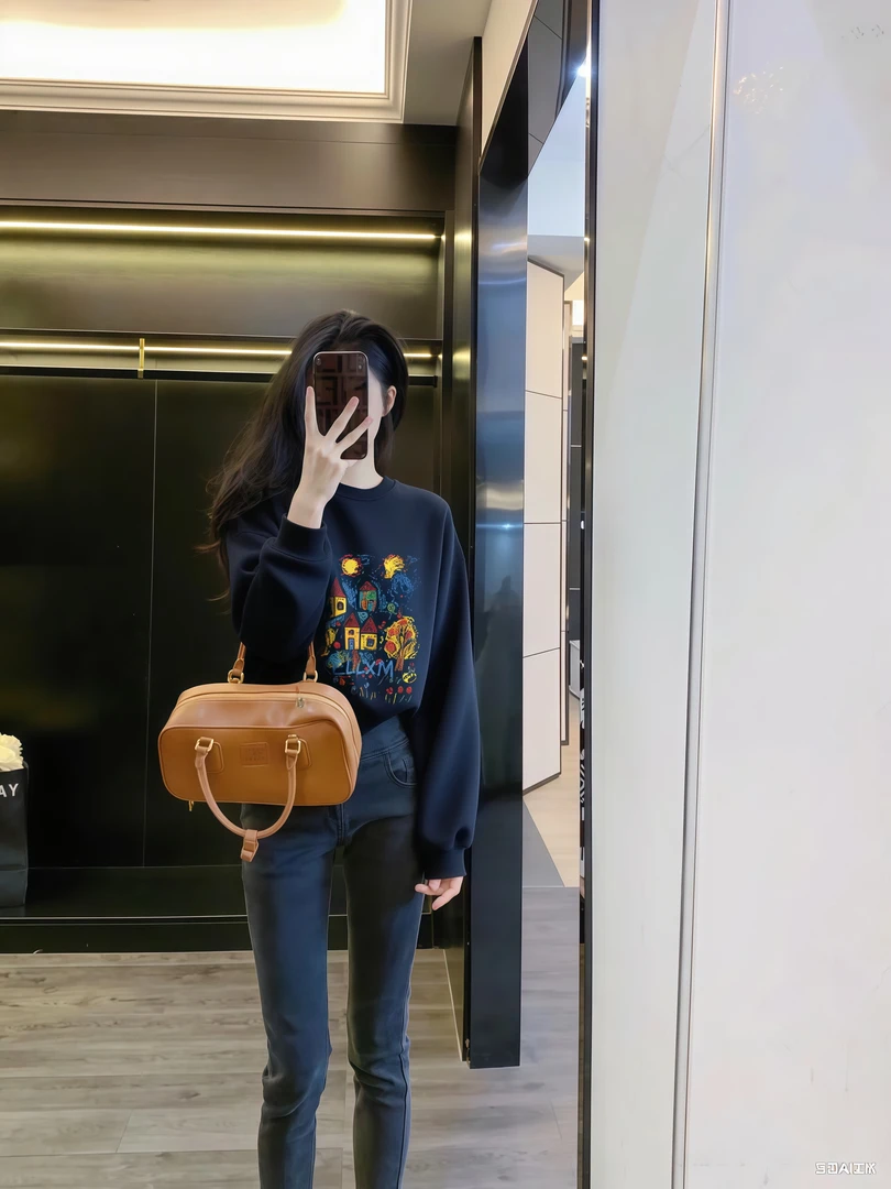 宽松洋气藏蓝色圆领卫衣春秋款女大码微胖mm百搭长袖上衣服女秋装