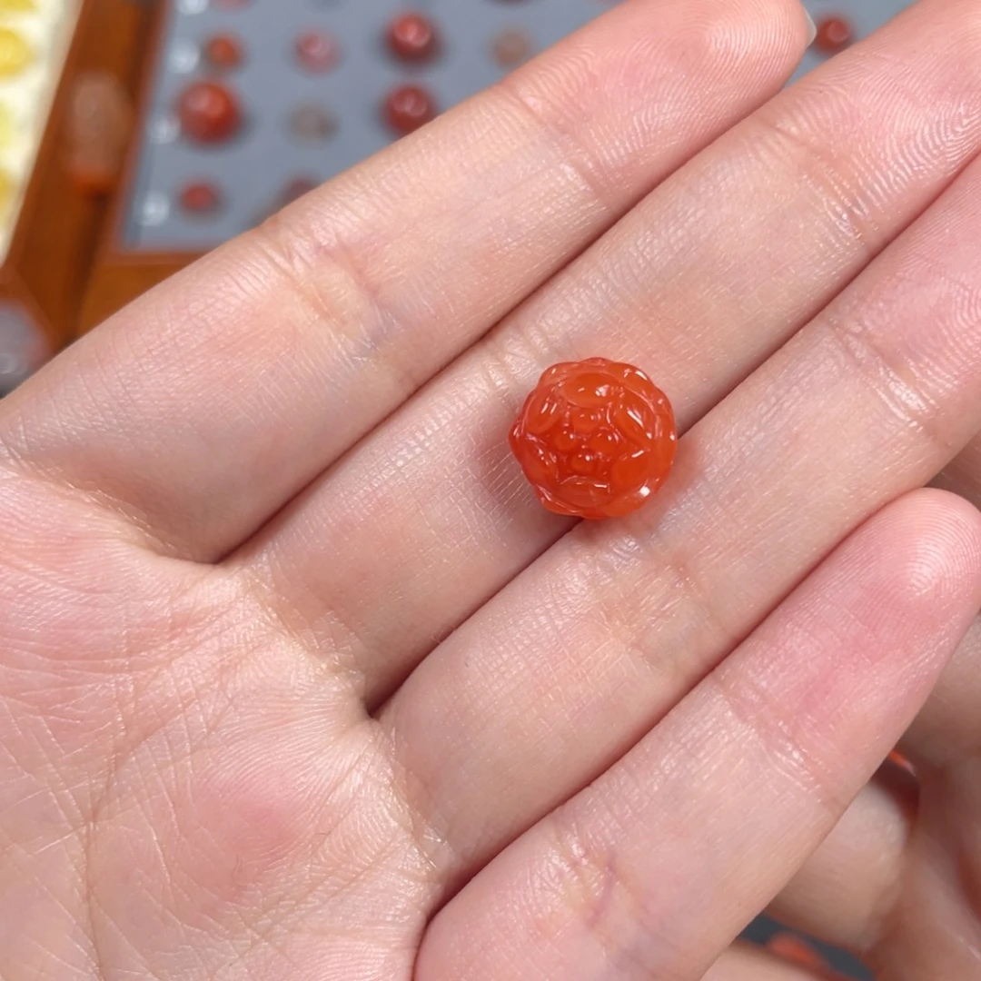 南红玛瑙莲花未镶嵌九*儿