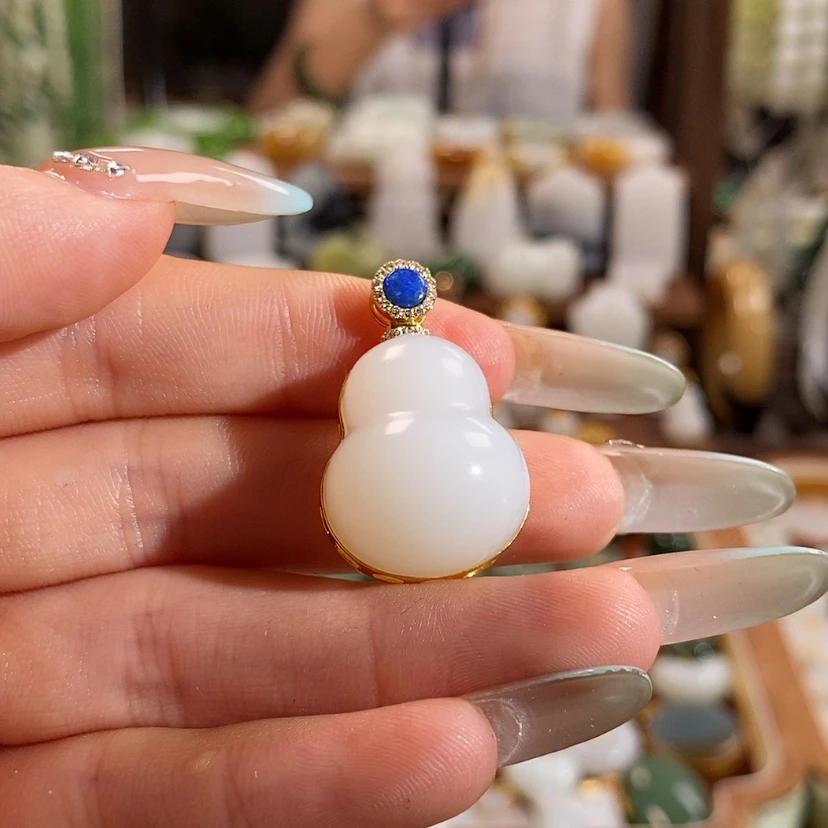 【闪购商品】和田玉18K金镶嵌吊坠(赠链)K****✨