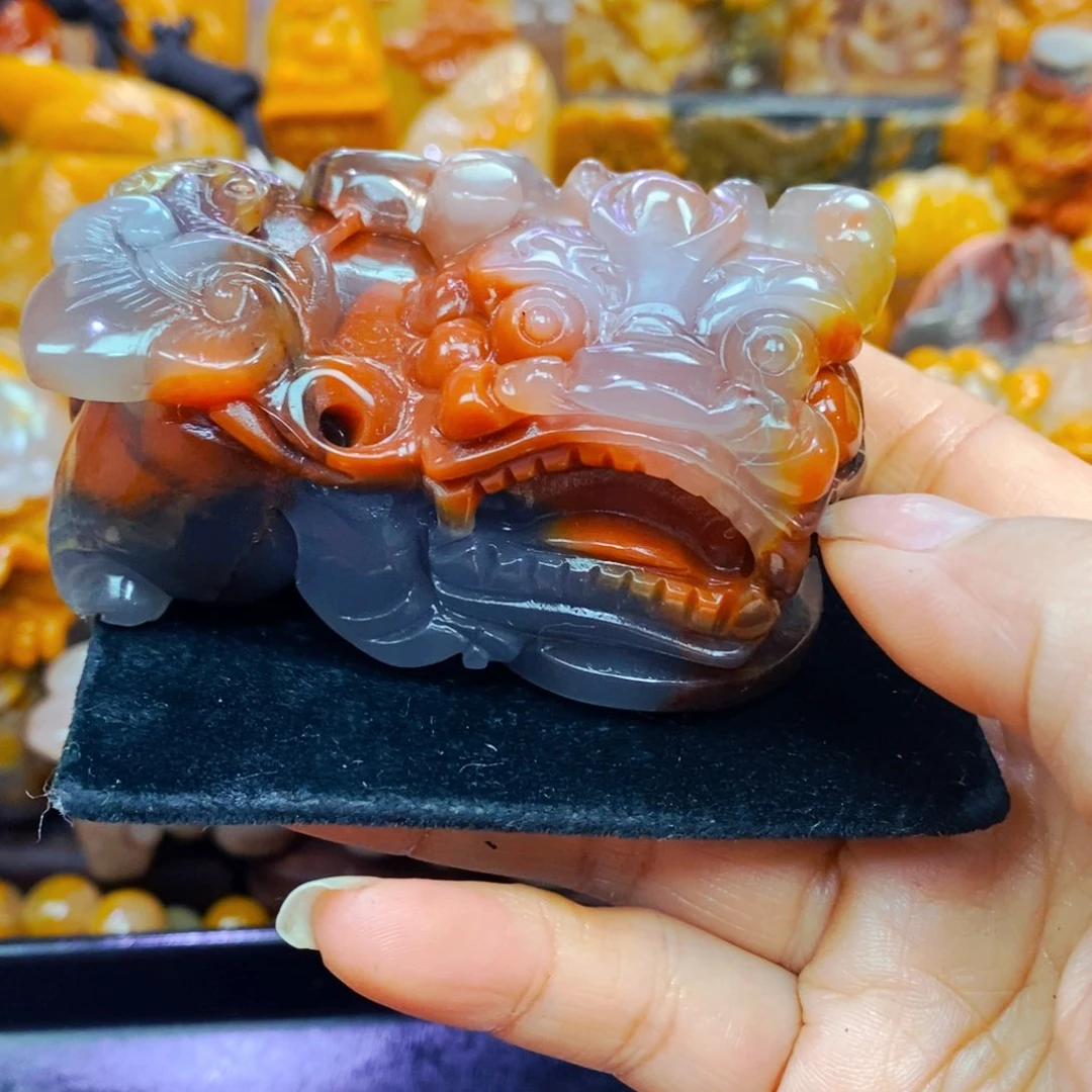 未镶嵌石英质玉（黄龙玉）颈饰