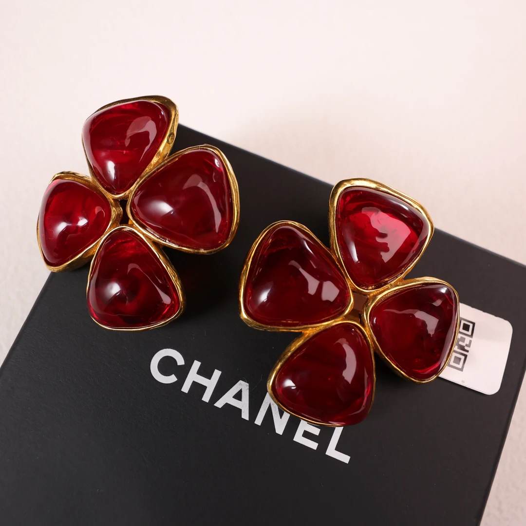 95新 Chanel/香奈儿 柚礼中古/香奈儿红琉璃四叶草耳夹hz606054