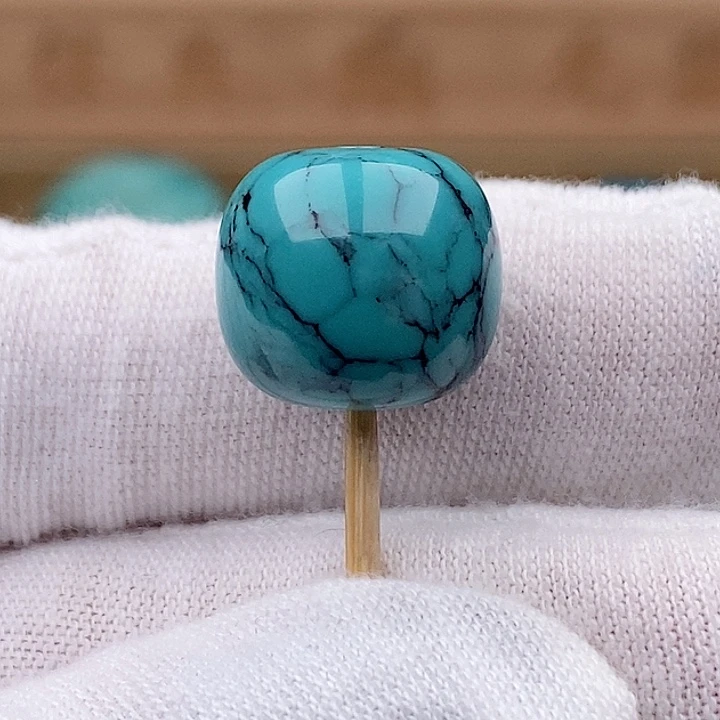 绿松石未镶嵌珠宝奇石14