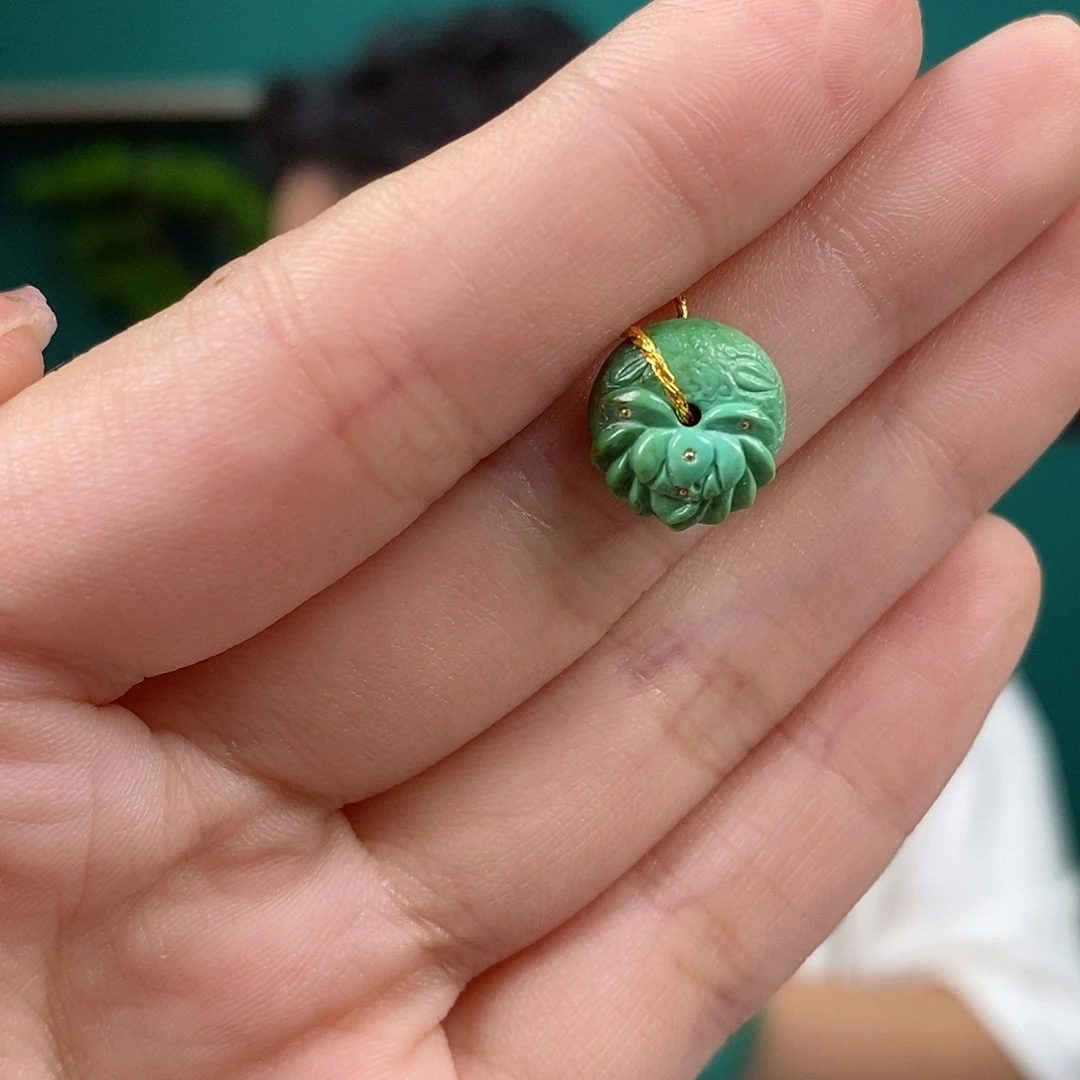 未镶嵌绿松石颈饰