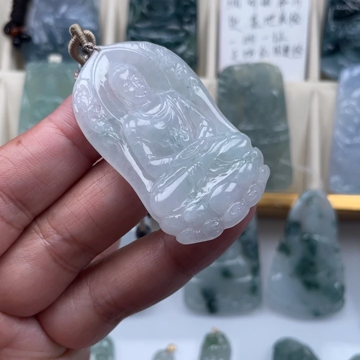 翡翠未镶嵌颈饰玉