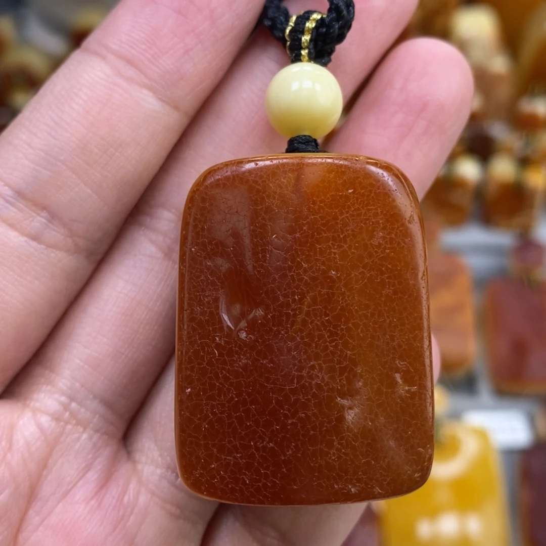 蜜蜡未镶嵌珠宝奇石