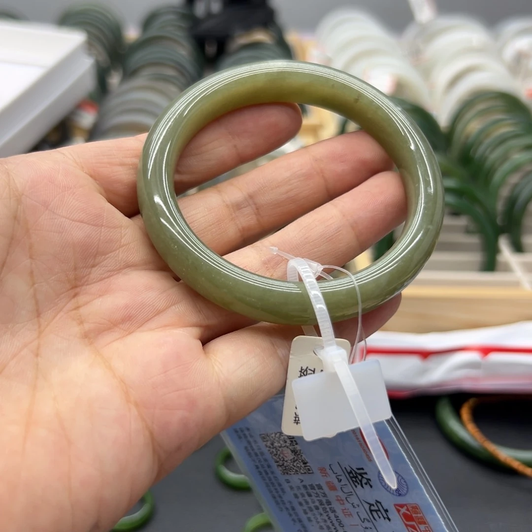 和田玉手镯未镶嵌57.4圈围181