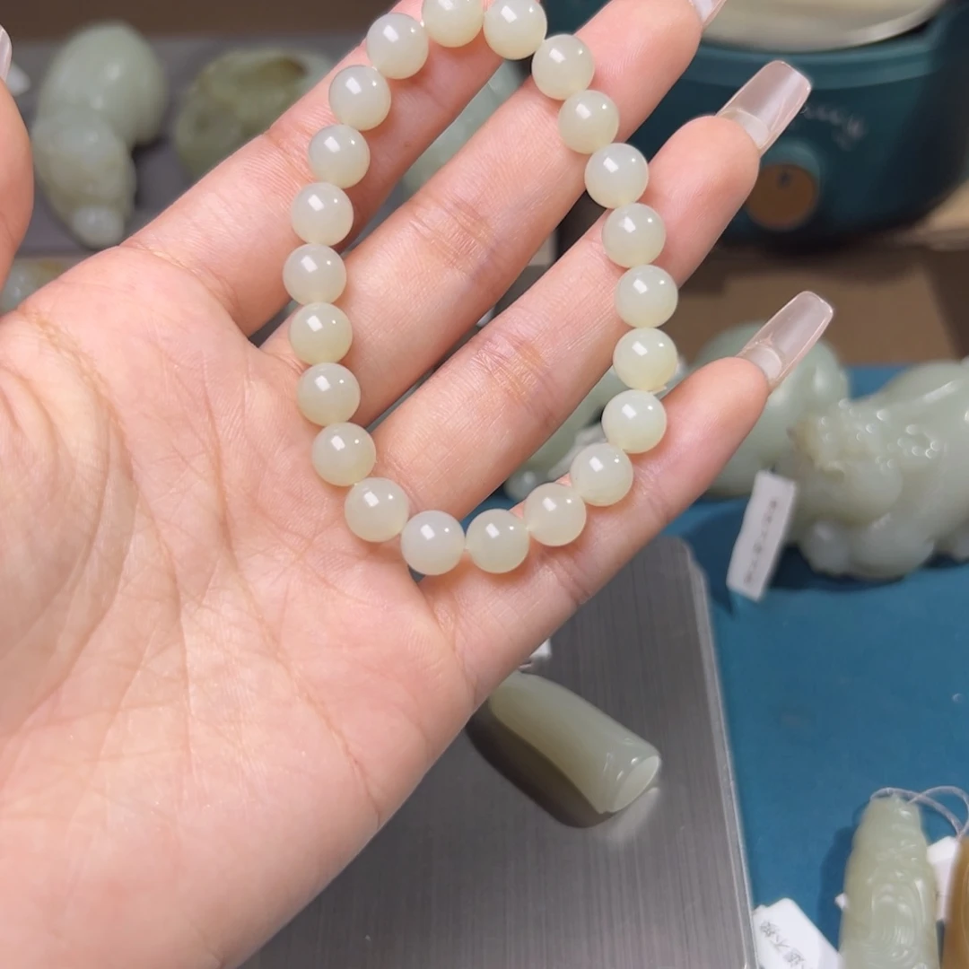 和田玉未镶嵌颈饰赢