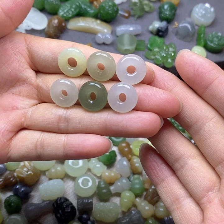 未镶嵌和田玉挂件68一个多样性发其一