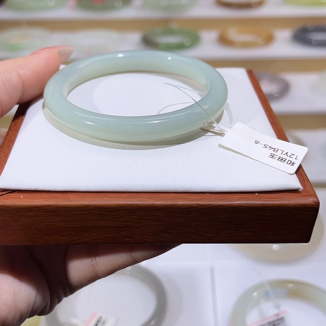 车****和田玉未镶嵌手镯7