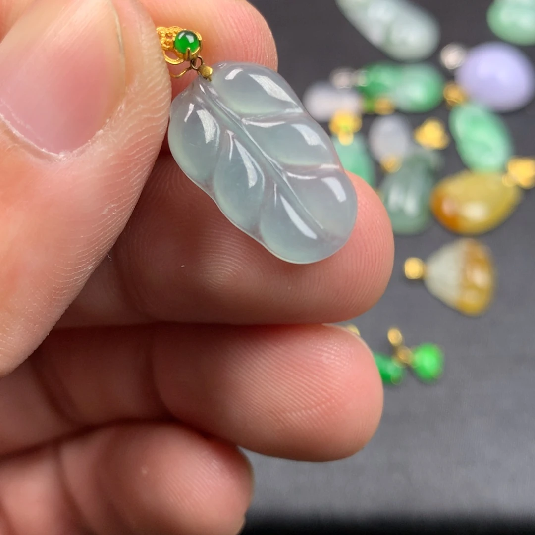 【闪购商品】颈饰18K金镶嵌翡翠翡翠