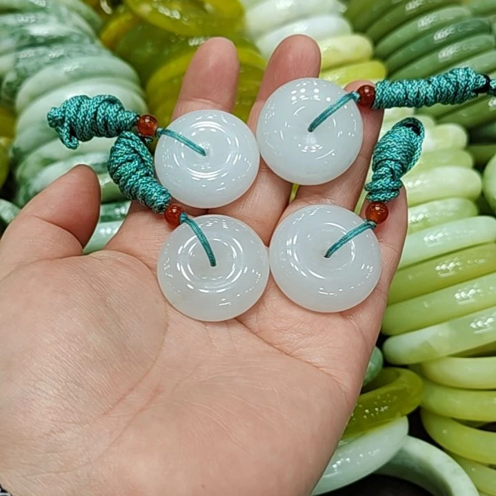 岫玉未镶嵌颈饰岫玉