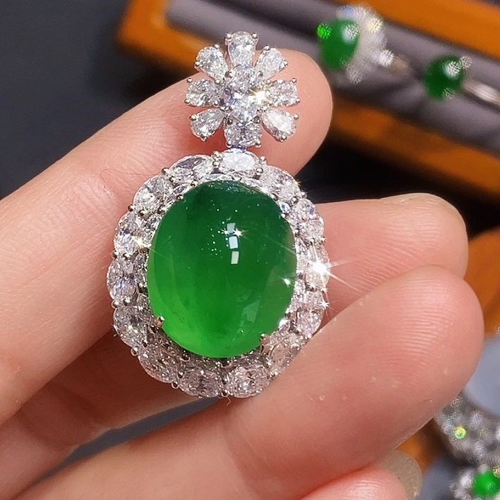 吊坠(不含链)18K金镶嵌翡翠