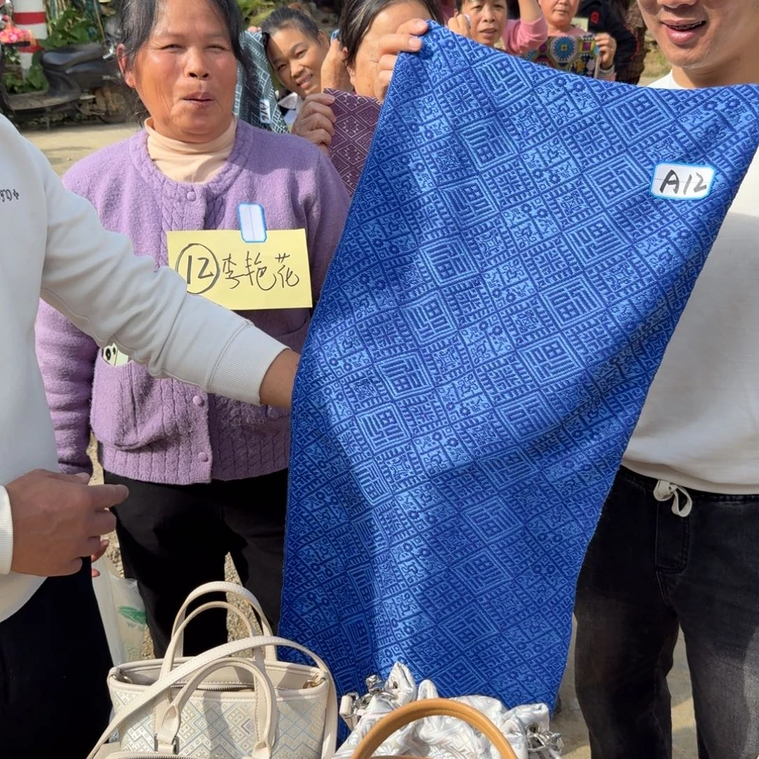 织绣壮锦围巾村民手工A12