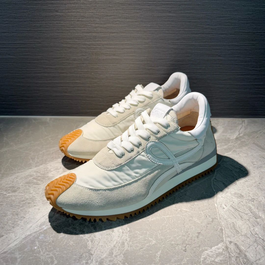 99新 LOEWE/罗意威 白灰色麂皮拼接复古runner德训鞋 40码