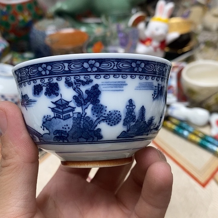 紫砂茶盘杯子的味道就好像被风压一样在慢慢