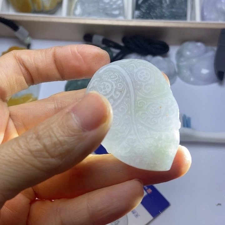 翡翠未镶嵌颈饰翡翠