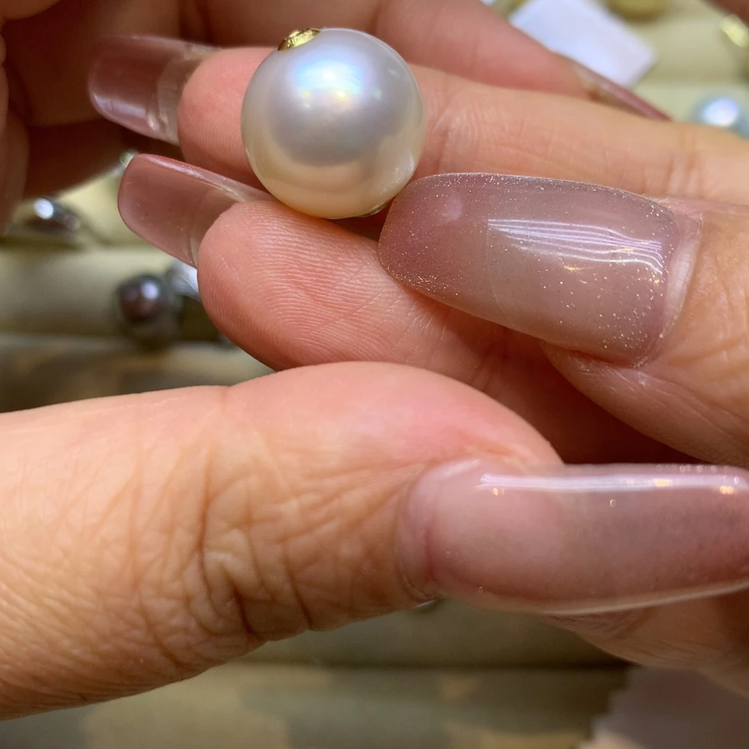 颈饰18K金镶嵌海水珍珠