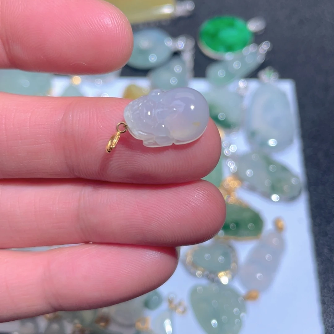 翡翠颈饰18K金镶嵌翡翠