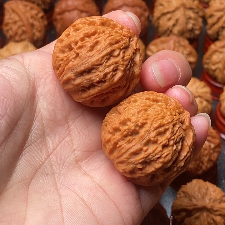 文玩核桃吊坠麒麟纹