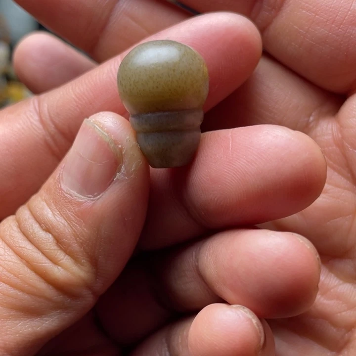 和田玉未镶嵌珠宝半成品